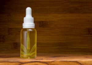 biodisponibilidad del CBD en un frasco de aceite de cannabidiol